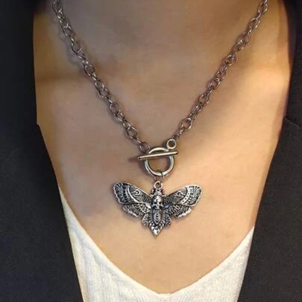 women's Butterfly Charm Buckle Necklace. New!